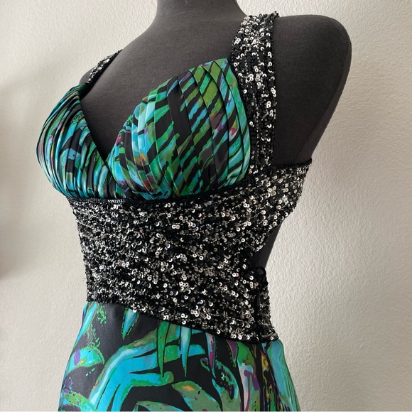 NIKI by Niki Livas Formal Prom Dress, Tropical/Mermaid/Rainforest Pattern - Picture 2 of 8